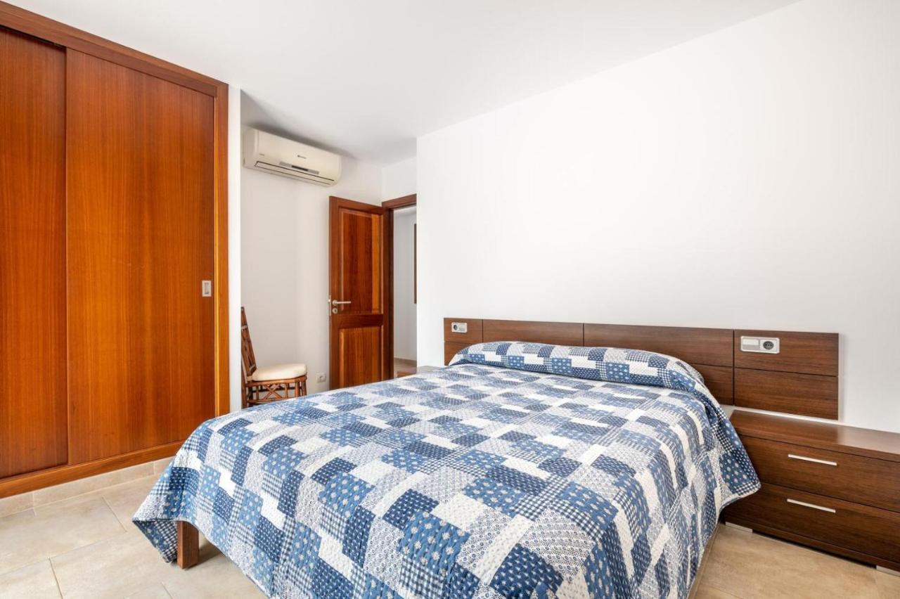 Apartaments Vaixell Santanyi Bagian luar foto